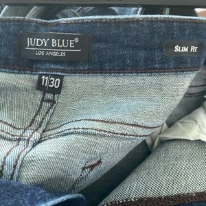 Women’s Judy Blue denim size 11/30 Slim fit.